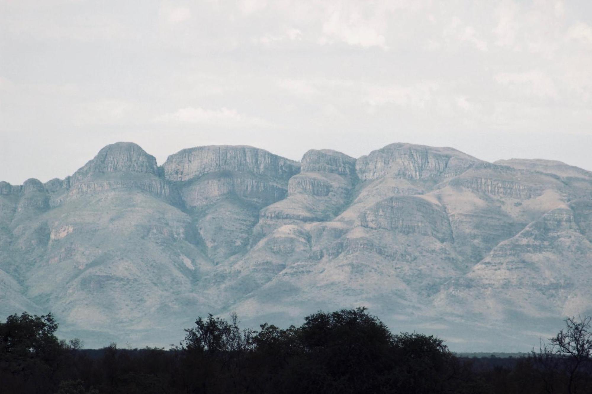 Parsons Hilltop Safari Camp Balule Game Reserve Bagian luar foto